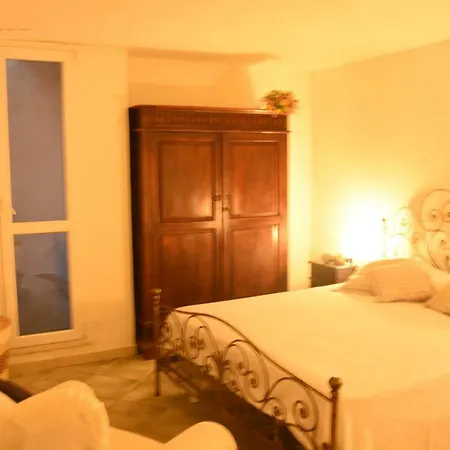 Casa Sara Chia